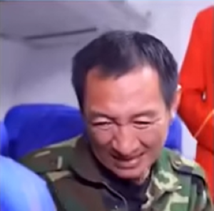 升舱的钱我来出梗的意思介绍