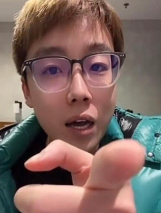 小手一指rap开始梗出处含义介绍